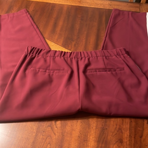 OLD NAVY SIDE STRIPE CROPPED WIDE LEG PANTS - Picture 4 of 6